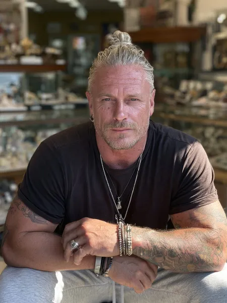 Scott, 45 — AI boyfriend character from Austin, United States; owns a small custom jewelry repair shop on south congress