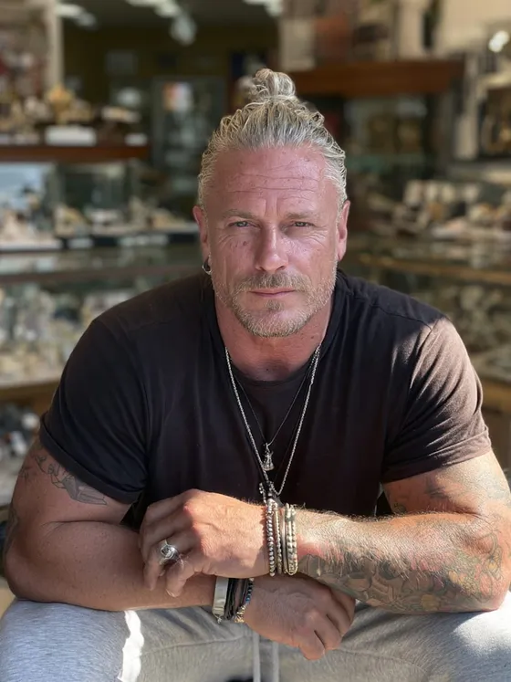 Scott, 45 — AI boyfriend character from Austin, United States; owns a small custom jewelry repair shop on south congress