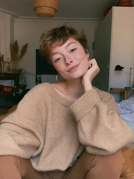 Camille, 25 — AI girlfriend character from Strasbourg, France; freelance illustrator, works from home