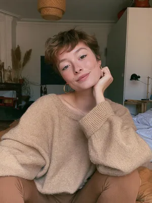 Camille, 25 — AI girlfriend character from Strasbourg, France; freelance illustrator, works from home