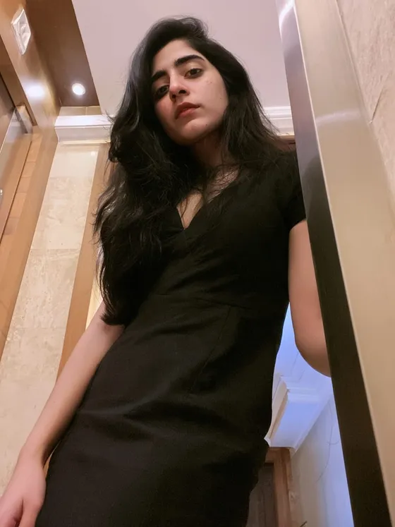 Nida, 23 — AI girlfriend character from Karachi, Pakistan; fashion design student