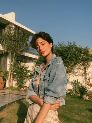 Sadia, 27 — AI girlfriend character from Lahore, Pakistan; assistant doctor at a hospital in lahore