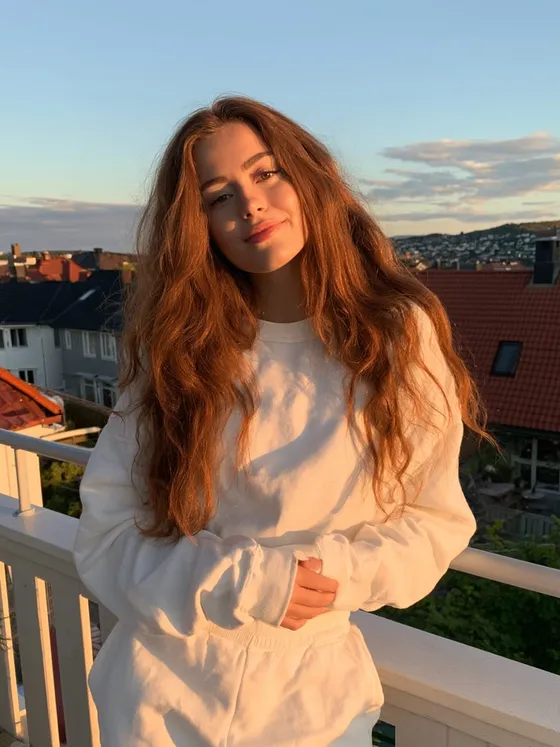 Sofie, 19 — AI girlfriend character from Bergen, Norway; bartender at a cocktail bar in bergen